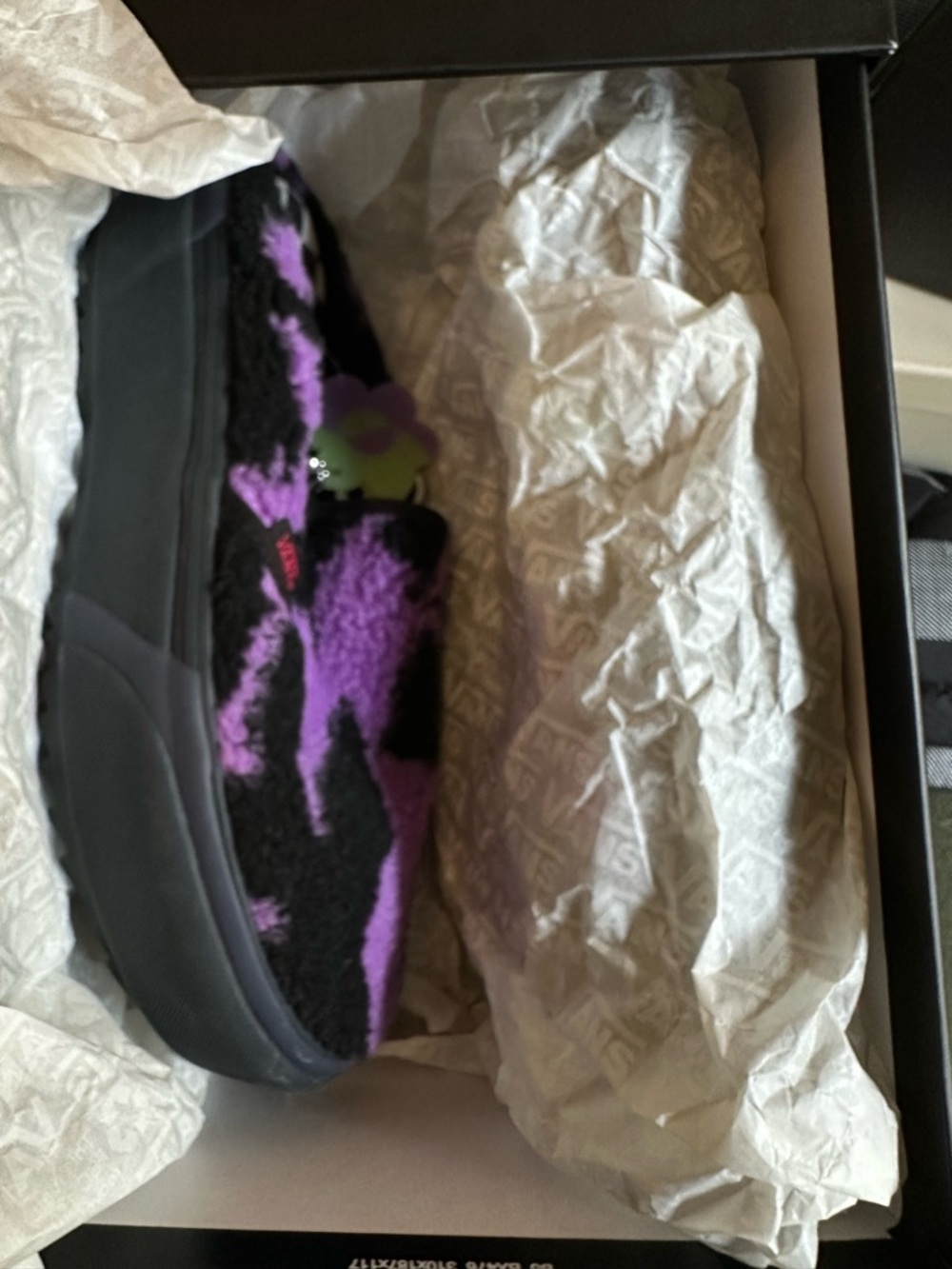 Vans Slip-On Fuzzy Black & Purple Sherpa Irene is Good Collab - Picture 3 of 7